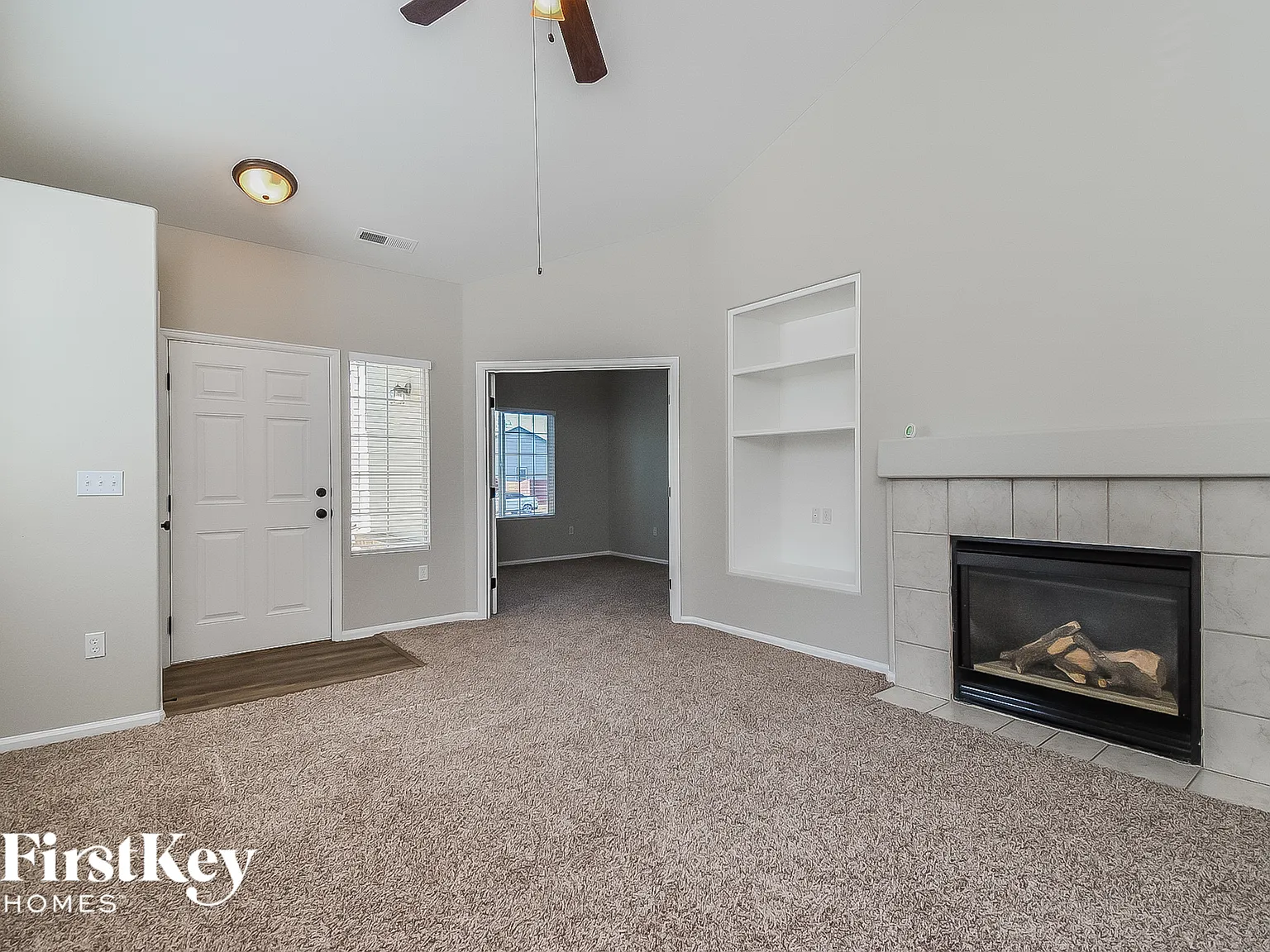 3 bed, 2.0 bath, 1295 sqft, $2,475 — Photo 2