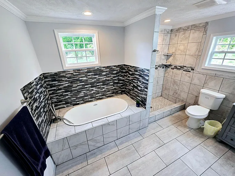 220 Teague Trl — Photo 4