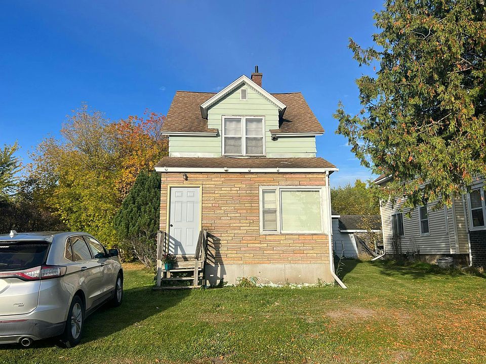 1st image of 207 3rd Ave S