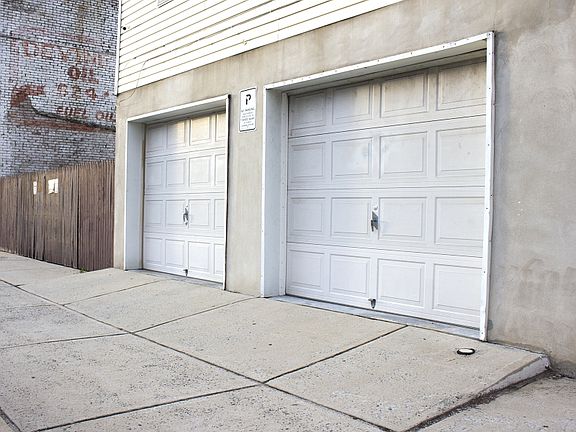 2nd image of 105 Littleton Ave