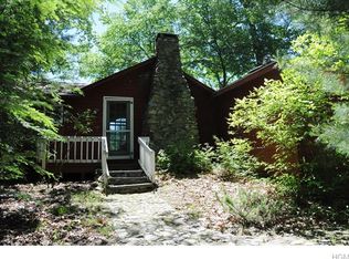 8 Old Carriage Rd, Godeffroy, NY 12729