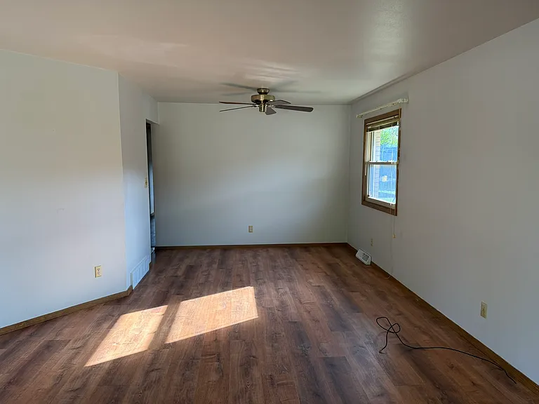 1411 W Grange Ave — Photo 3