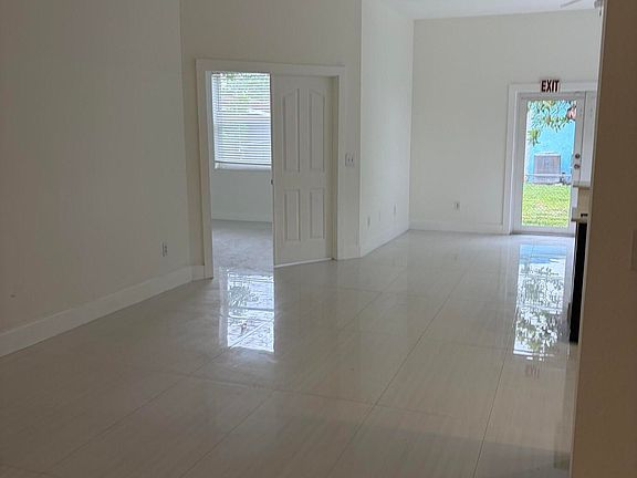5th image of 2514 NW 4th Ct