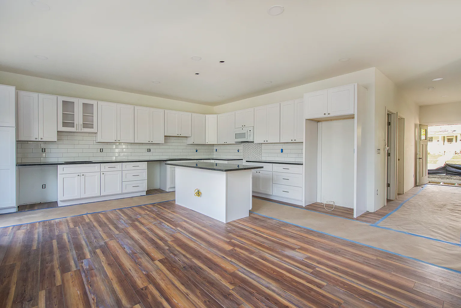 634 Spring St photo 1