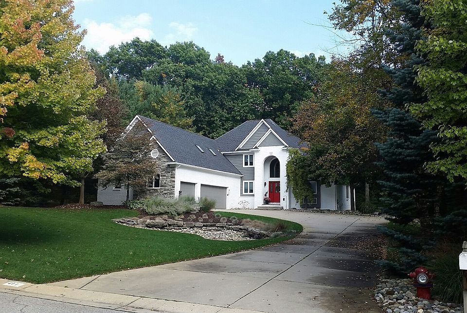 1st image of 411 Woodsedge Ln