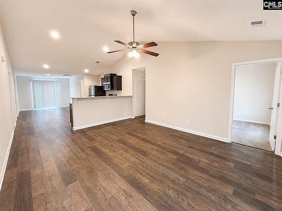 3rd image of 205 Steine Dr
