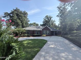 4616 Hillcrest Dr, Marianna, FL 32446