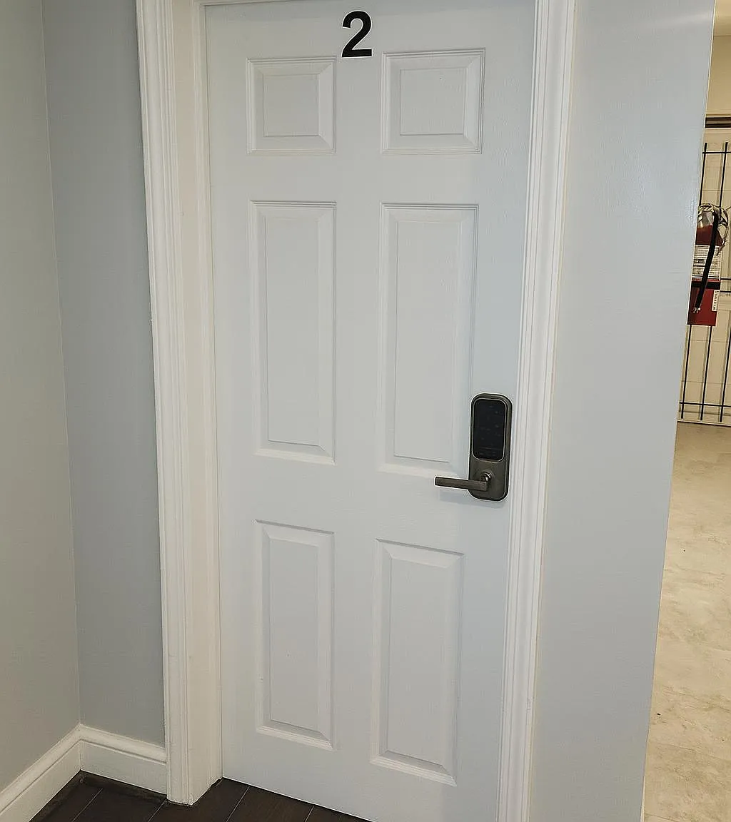 2 bed, 1.5 bath, 700 sqft, $1,092 — Photo 2