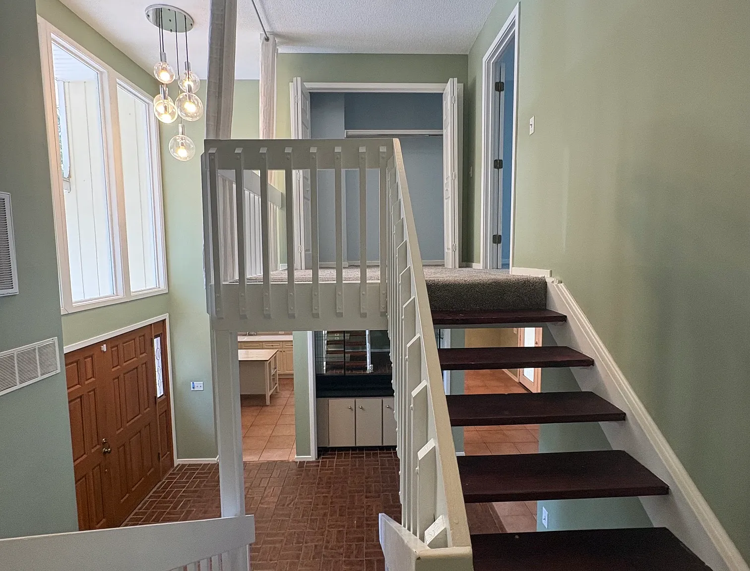 3 bed 3 bath in St. Clair Neighborhood - Pets Welcome! — Photo 4