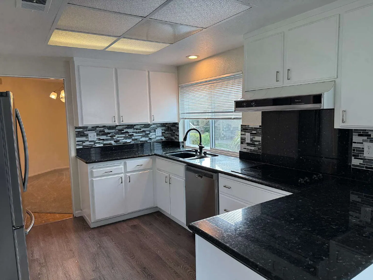 2 bed, 2.0 bath, 1646 sqft, $3,650 — Photo 3