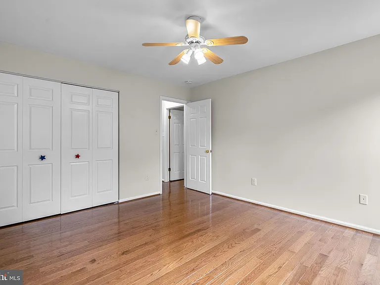 1119 Halesworth Dr — Photo 36