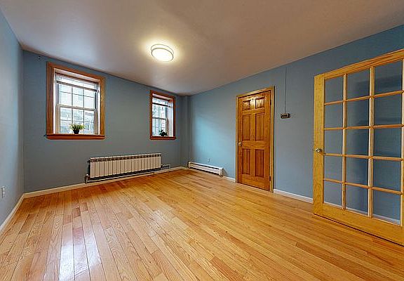 2nd image of 653 Humboldt St APT 1