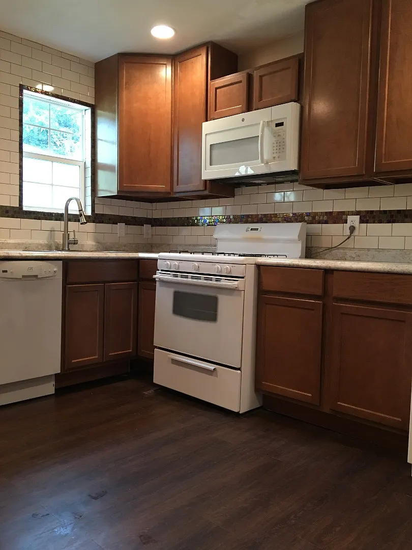 Charming 1-Bed Near Downtown Rockwall | 1,000 Sq Ft, In-Unit Laundry, Patio & Parking — Photo 4