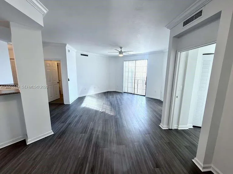 1919 Van Buren St #818A — Photo 10