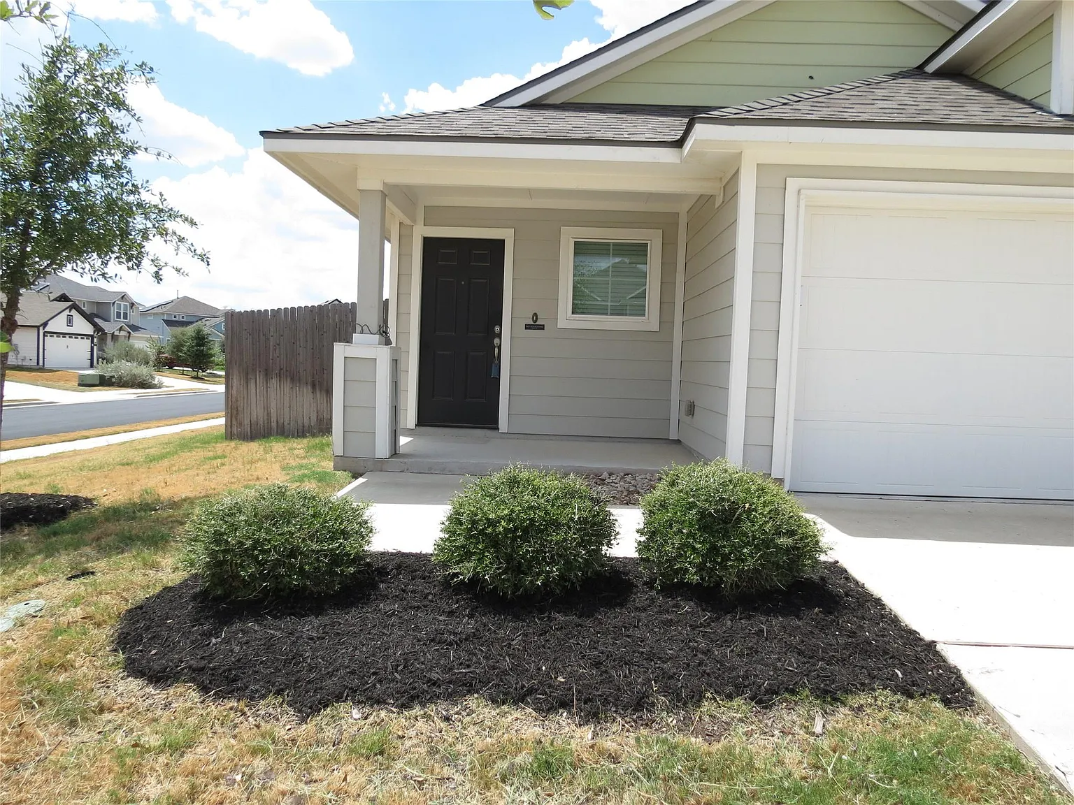 3 bed, 2.0 bath, 1533 sqft, $1,950 — Photo 2