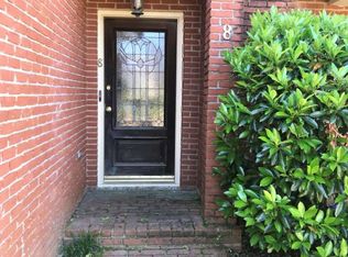 8 Village Green Cir, Jackson, MS 39211