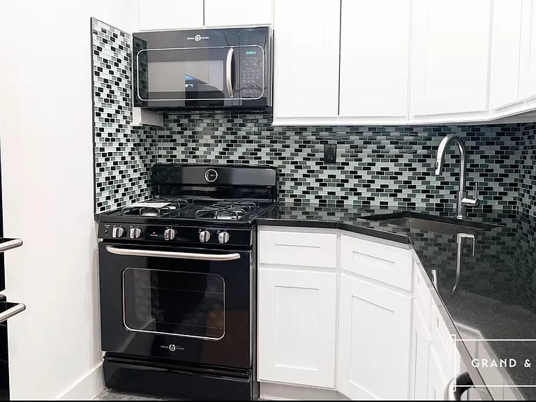149 Wythe Ave #302 — Photo 13