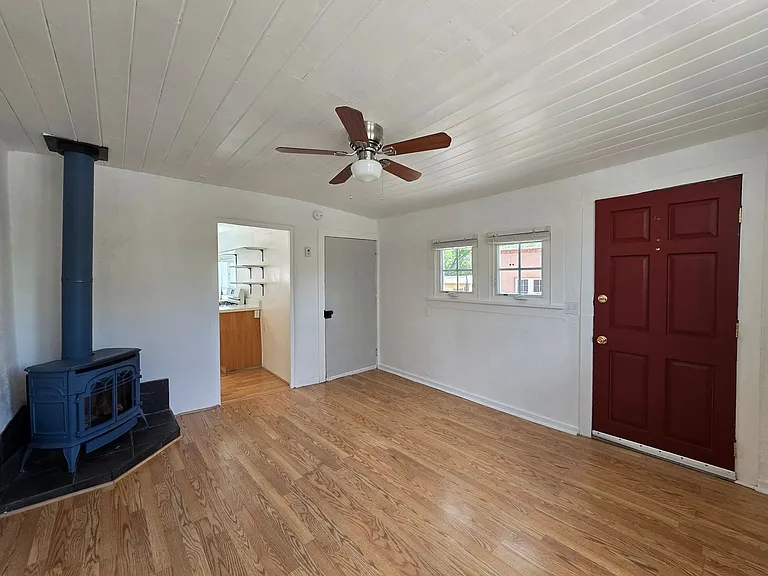 310 Staab St — Photo 2