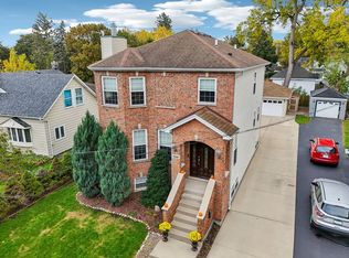 124 Hubbard Ct, Wauconda, IL