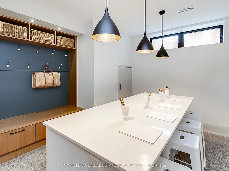 126 Hudson Dr — Photo 16