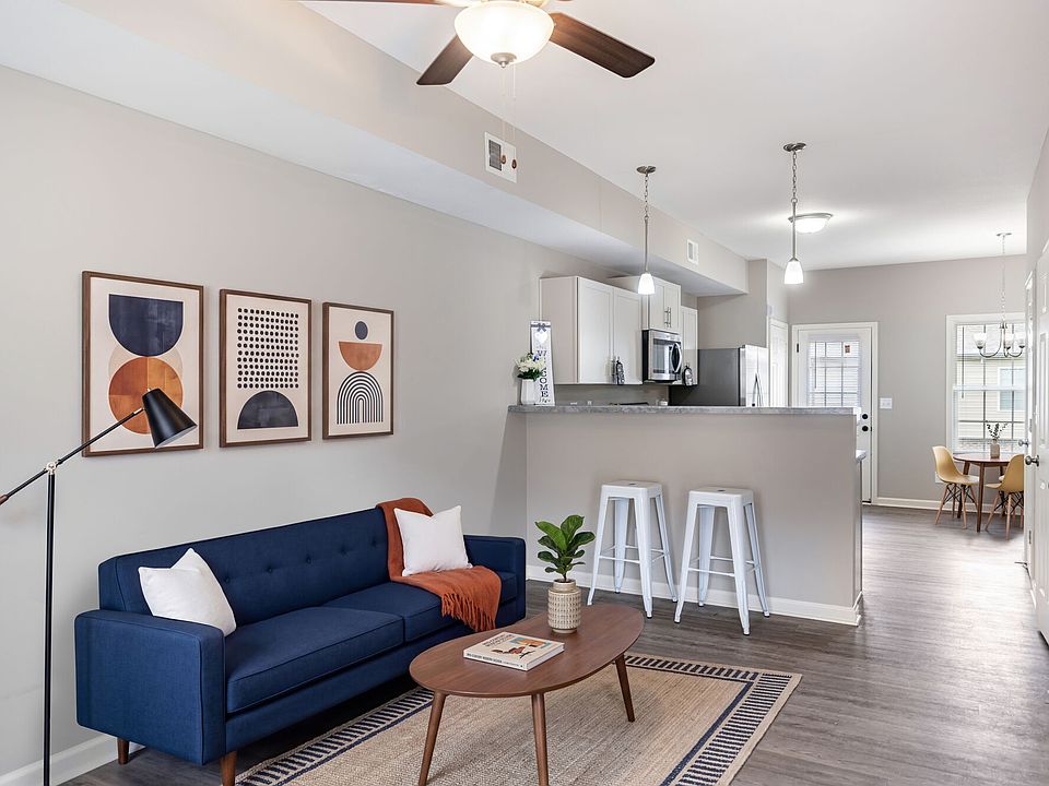 1st image of 495 Ringgold Rd #203