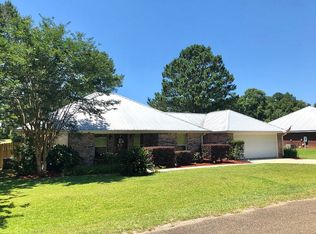 4 Presley Dr, Hattiesburg, MS 39402