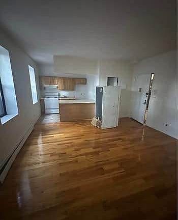 5th image of 89 Wolfs Ln APT 4