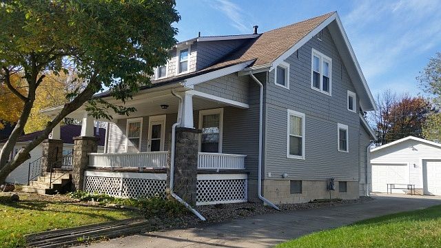 1st image of 829 S Iowa Ave