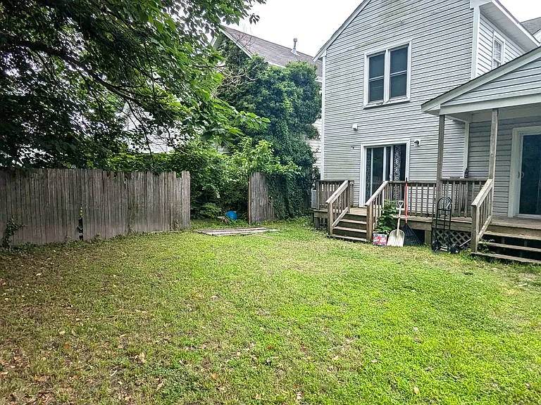 226 Chapel St — Photo 11