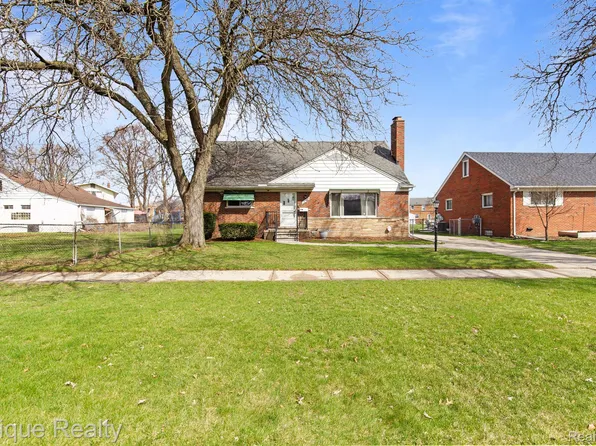22507 E Eight Mile Rd, Saint Clair Shores, MI 48080