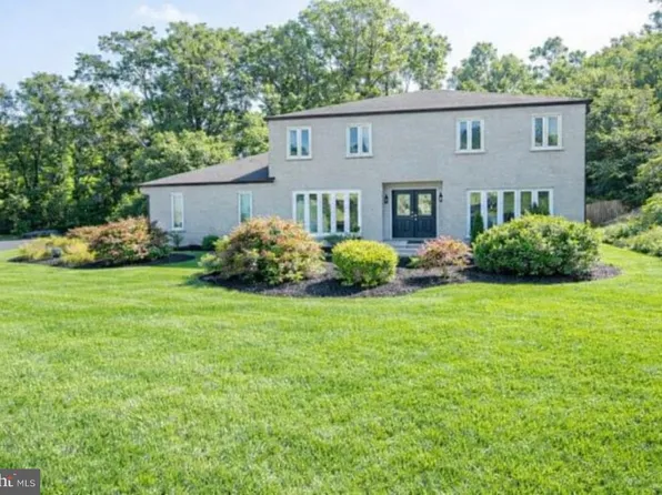 2556 Kirk Dr, Huntingdon Valley, PA 19006