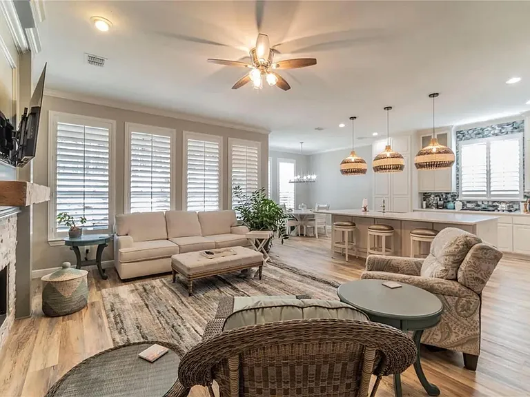 1510 Pecan Valley Ct — Photo 3