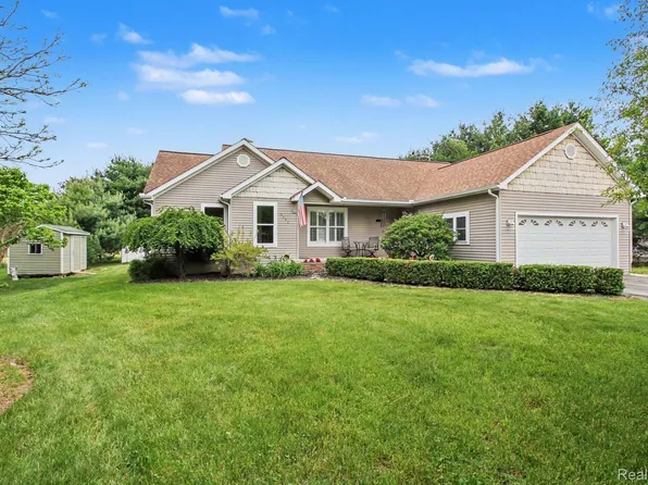 5183 Owosso Rd, Fowlerville, MI 48836