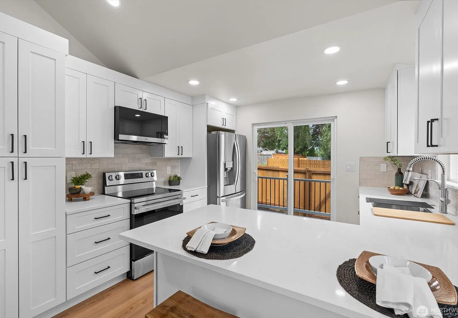 2 bed, $2,450 — Photo 3