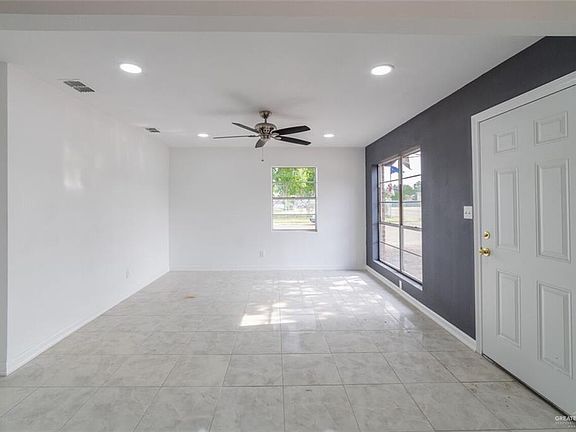 3rd image of 1002 N 4th Ave