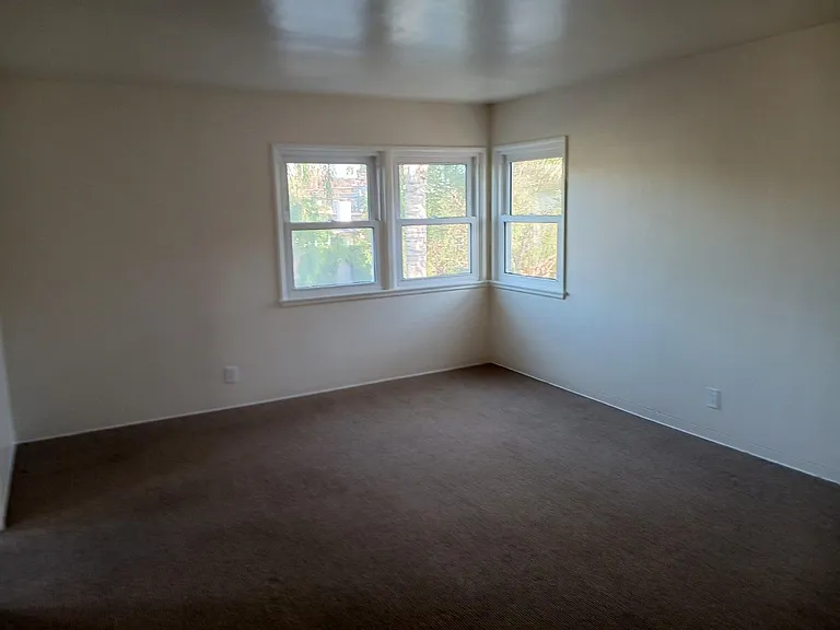 243 Dimmick Ave — Photo 6