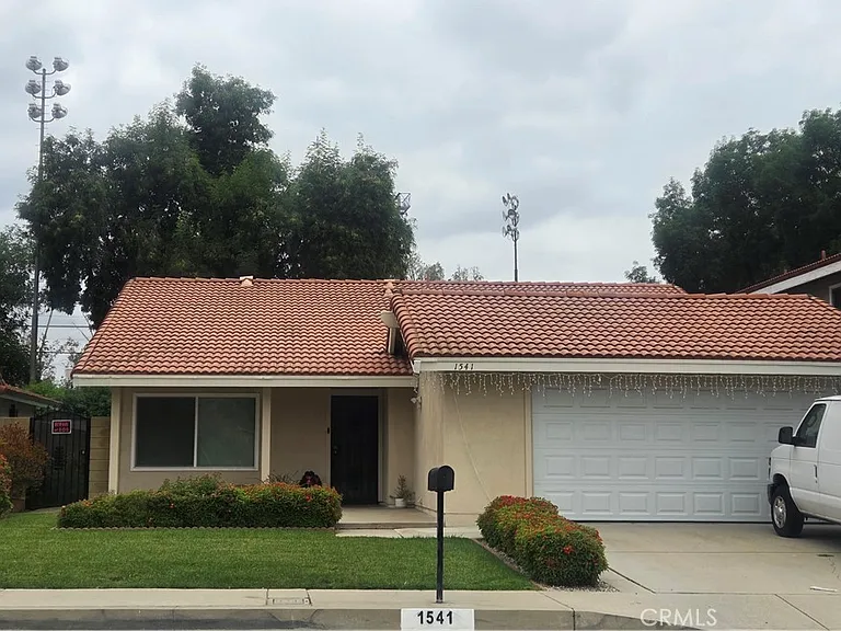 1541 Sekio Ave — Photo 1