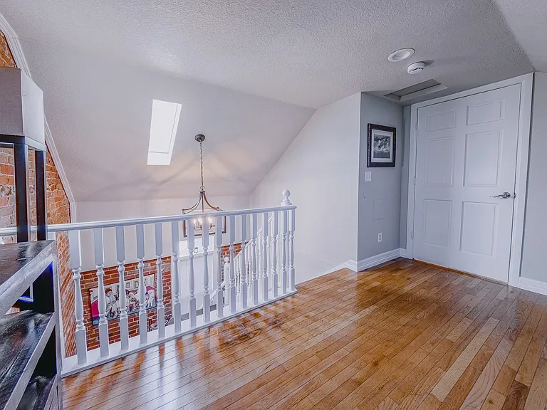 863 Mariposa St — Photo 25