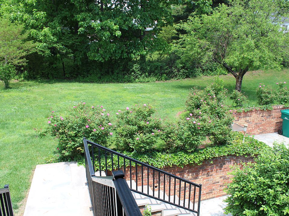 2nd image of 705 Greenwood Dr