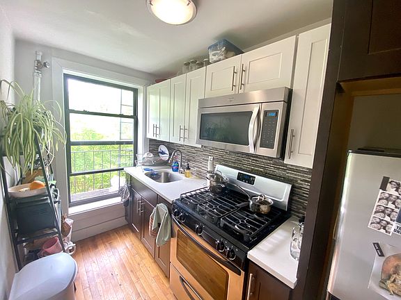 4th image of 312 Stuyvesant Ave APT 4