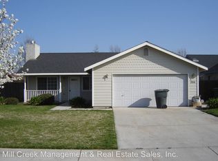 204 W Loyola Ave, Visalia, CA 93277