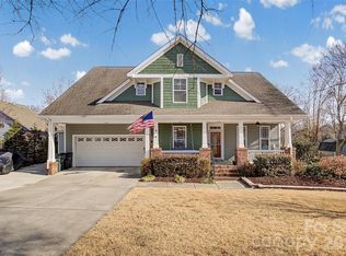 1044 Hunters Run Dr, Tega Cay, SC 29708