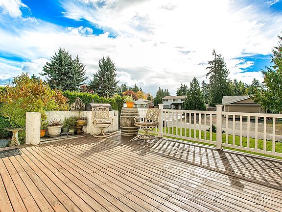 3rd image of 502 22nd Avenue Ct
