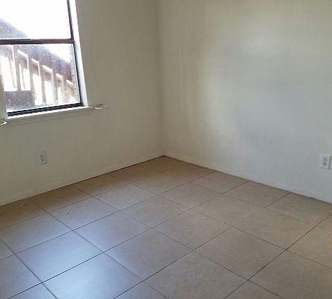2nd image of 3810 Eagle Dr