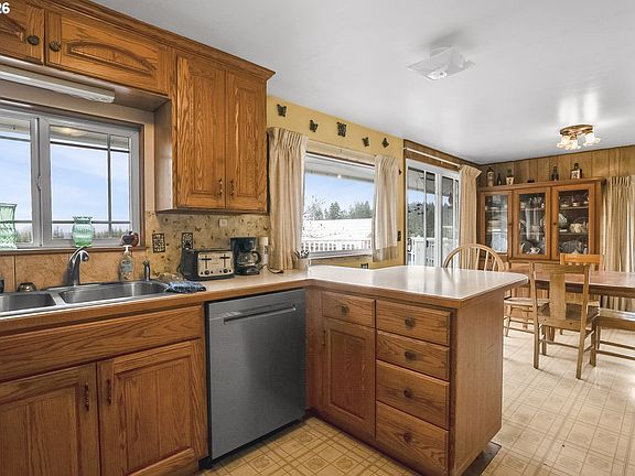 5th image of 11650 NE Red Hills Rd