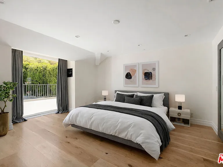 1214 Coldwater Canyon Dr — Photo 27