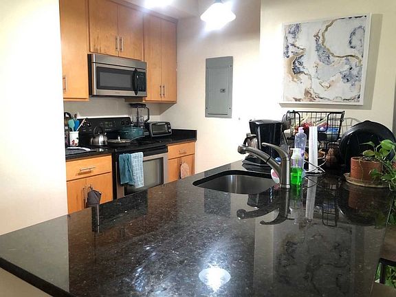 4th image of 706 N 2nd St APT 2