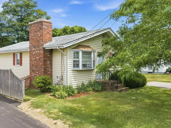 117 Fales Rd, Bristol, RI 02809
