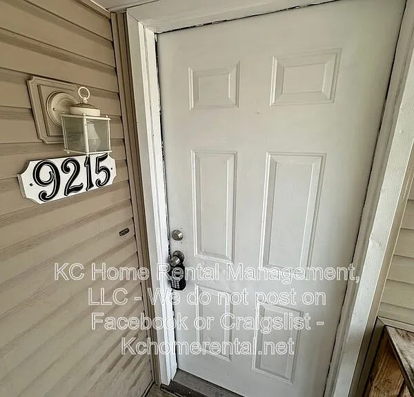 9215 E 54th St — Photo 3