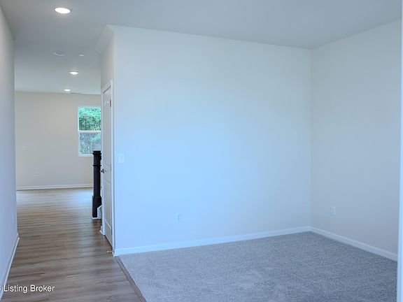 3rd image of 8300 Fairmount Rd